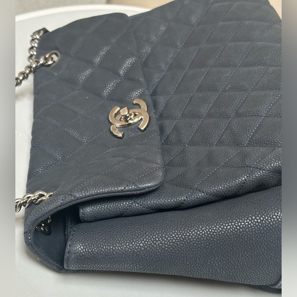 ❌SOLD❌ Chanel Quilted Bag Navy Blue - Picture 7 of 16